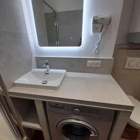 Briloc Centre شقة